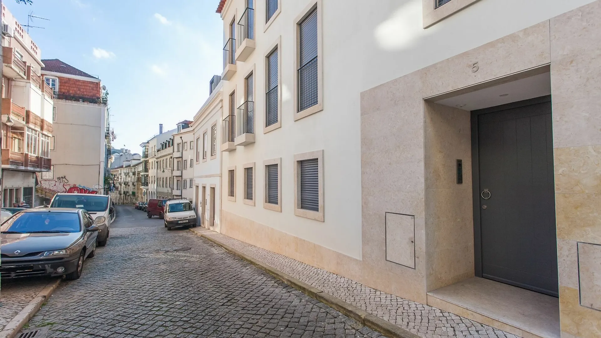 Mouraria Blue By Lu Holidays Lisbon Apartment